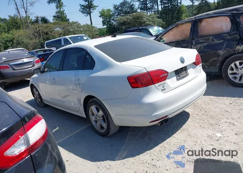 2014 Volkswagen Jetta 2.0L Tdi z USA, uszkodzony, nr VIN 3VWLL7AJ1EM269324